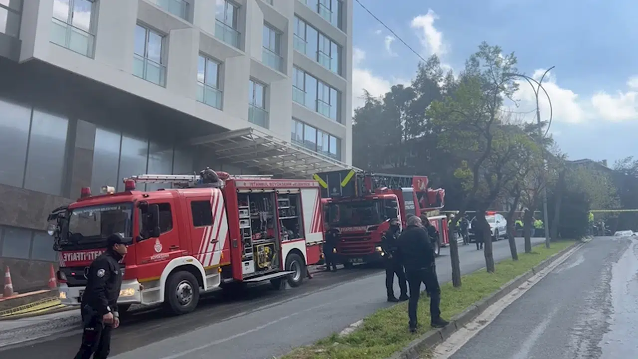 İstanbul - Beşiktaş’ta otel inşaatında çıkan yangın söndürüldü