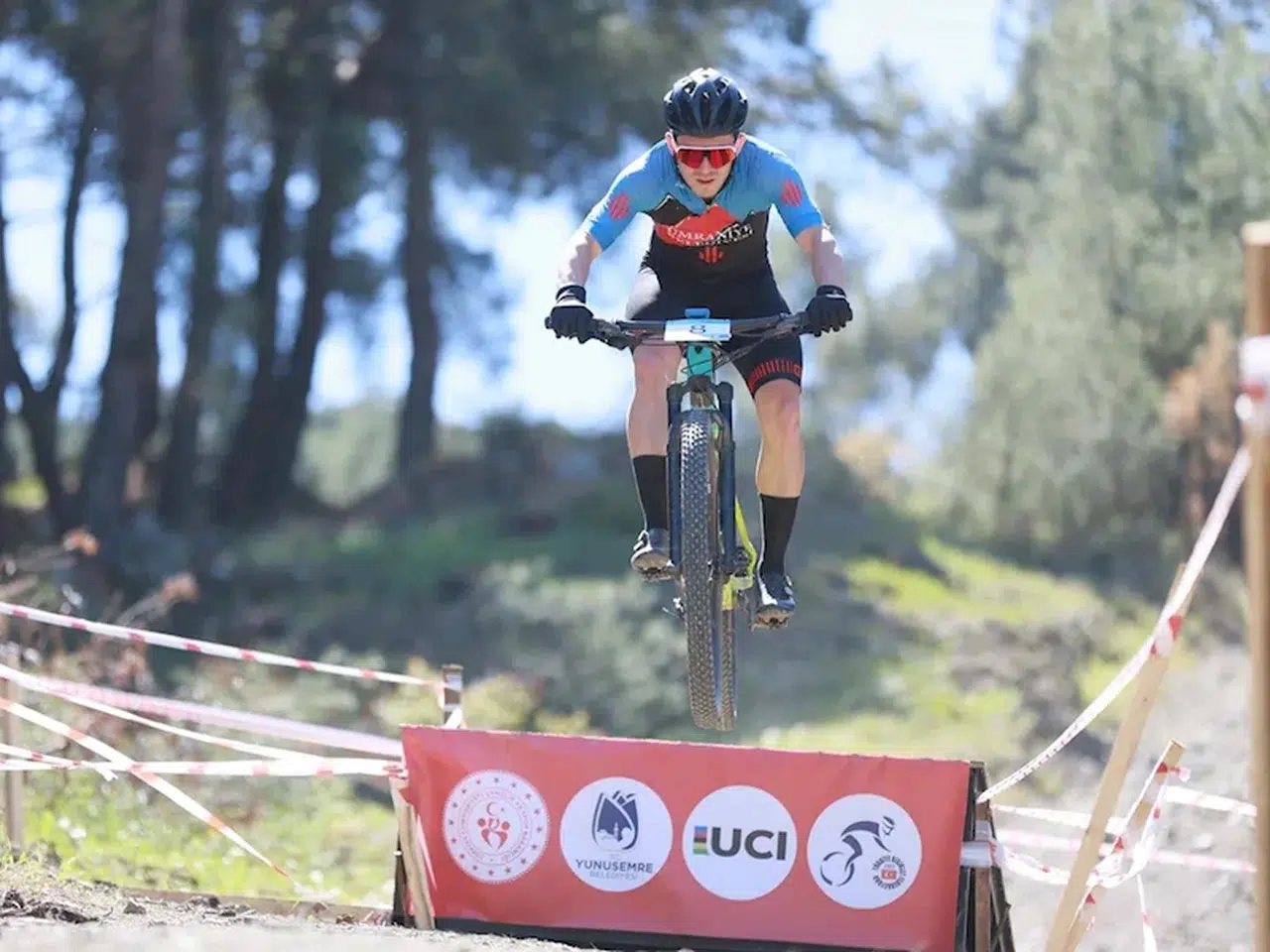 Yunusemre'de Uluslararası MTB Cup Dağ Bisikleti Yarışı yapıldı