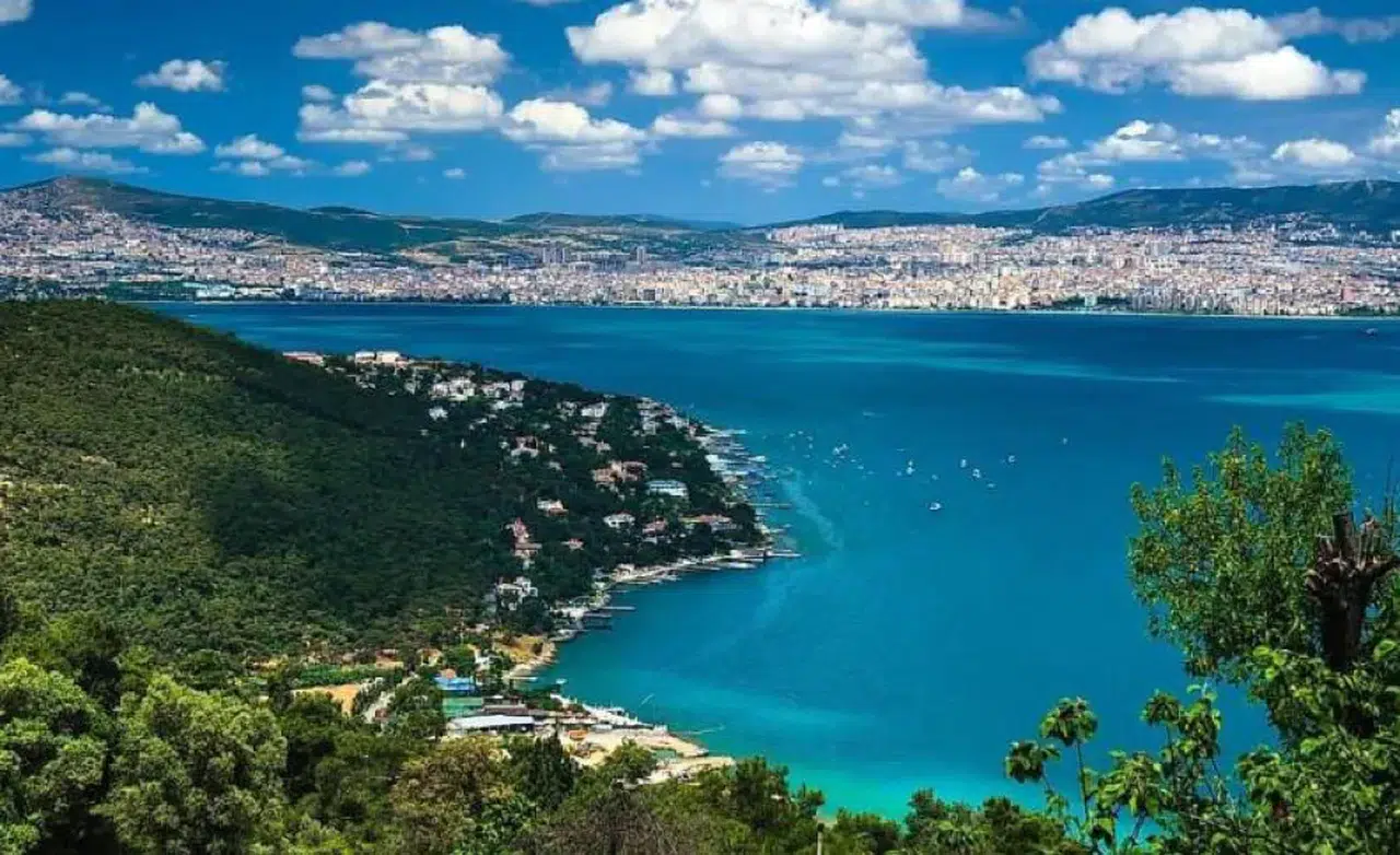 Büyükada’da Rehbere Gerek Duymadan Gezebileceğiniz 20 Harika Yer