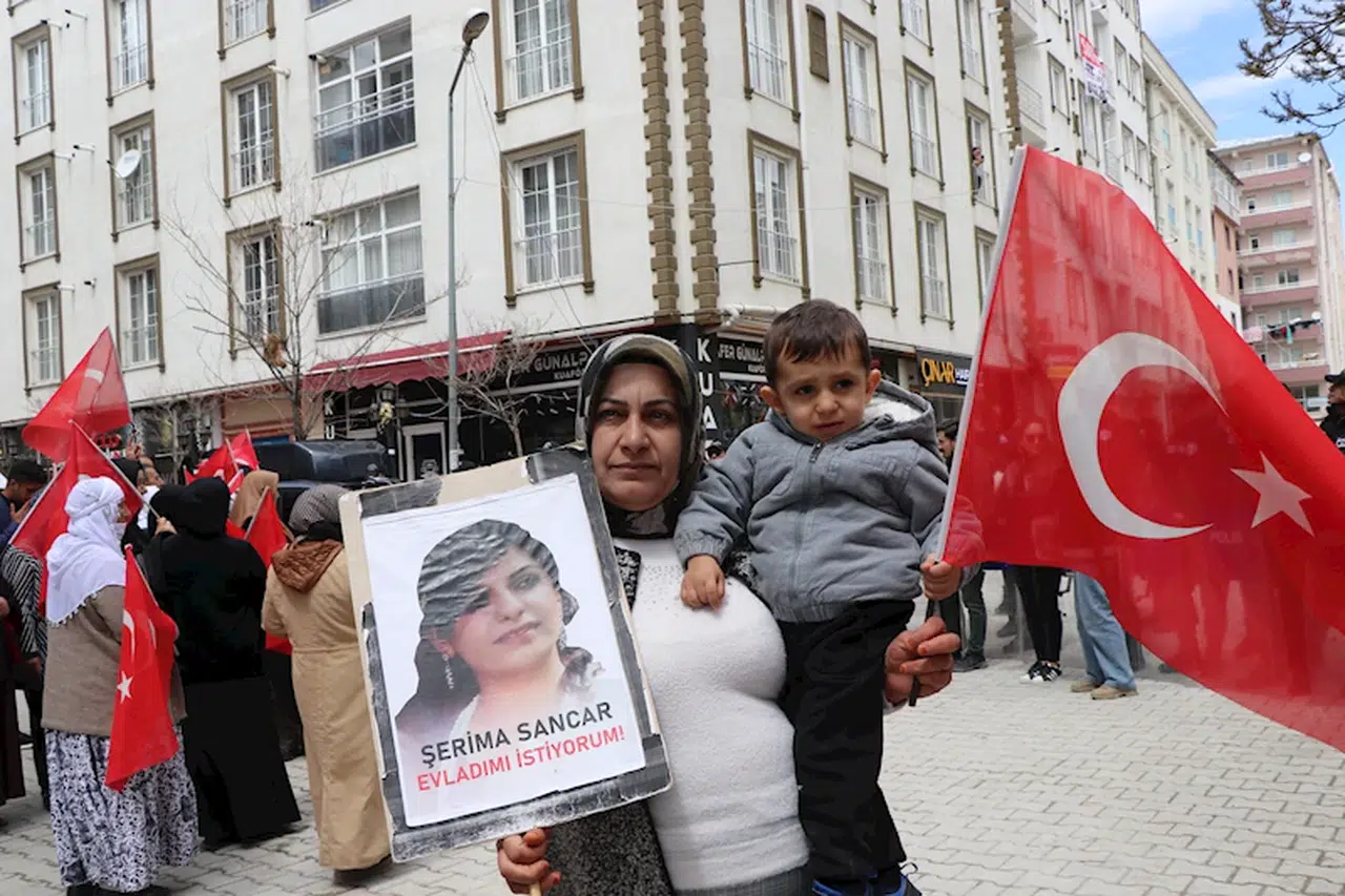 'Bizim gözyaşlarımızı görsünler, evlatlarımızı geri göndersinler'