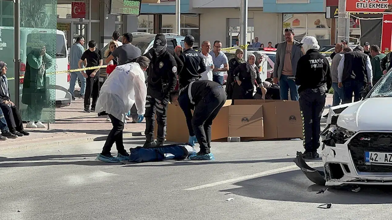 Yaşı küçük sürücü ortaokul öğrencilerine çarptı: 1 ölü, 1 yaralı