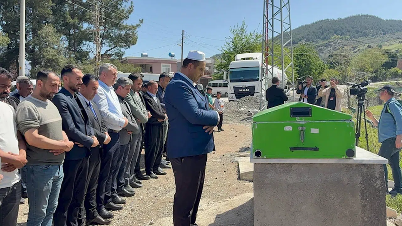 Sulama kanalında cansız bedeni bulunan Cumali, toprağa verildi