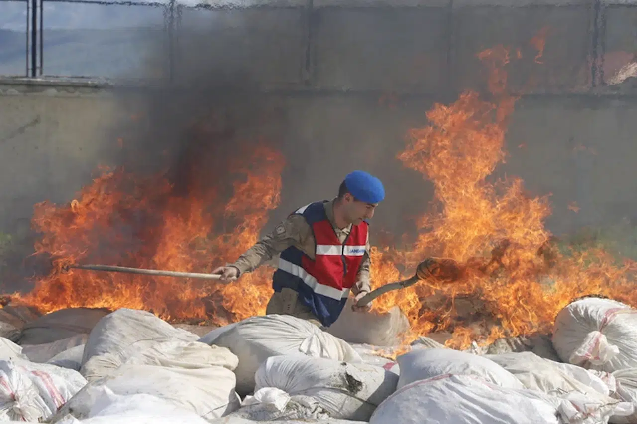 Diyarbakır'da son 2 yılda ele geçirilen 20 ton esrar imha edildi
