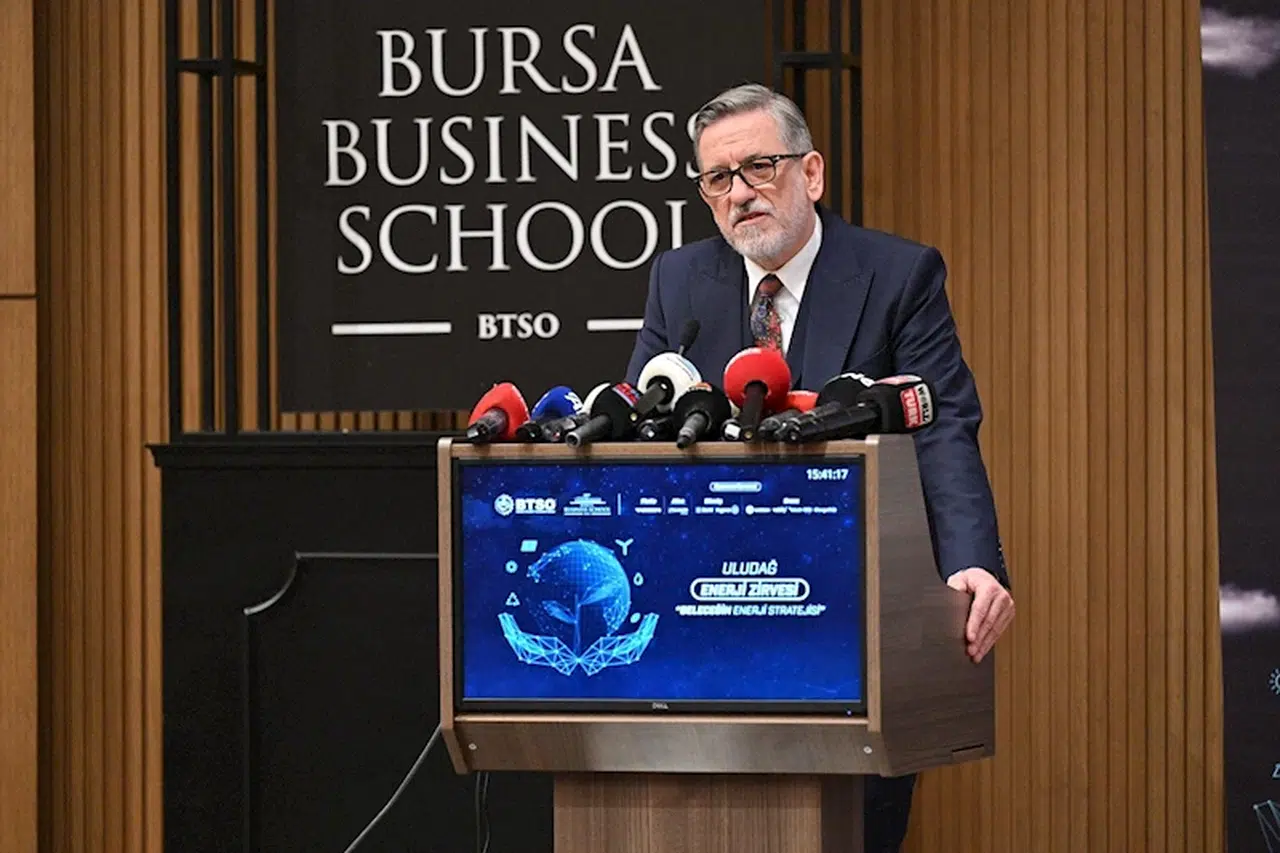  ‘Geleceğin Enerji Stratejisi’ Uludağ Enerji Zirvesi’nde Konuşuldu