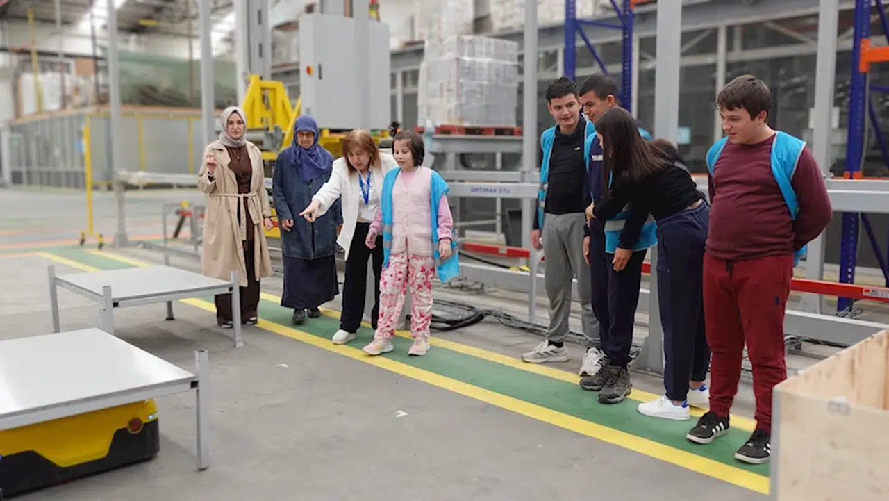 Sakarya'da otizmli çocuklar, ilk kez robotik eğitime katıldı