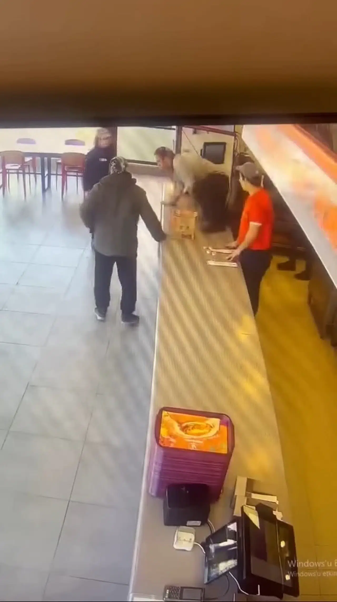 İstanbul- Depreme çalışırken yakalandılar; tezgahtan atlayıp kaçtılar