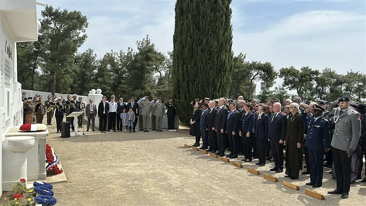 Çanakkale Kara Savaşları'nın 110'uncu yıl dönümünde şehitler anıldı (2)