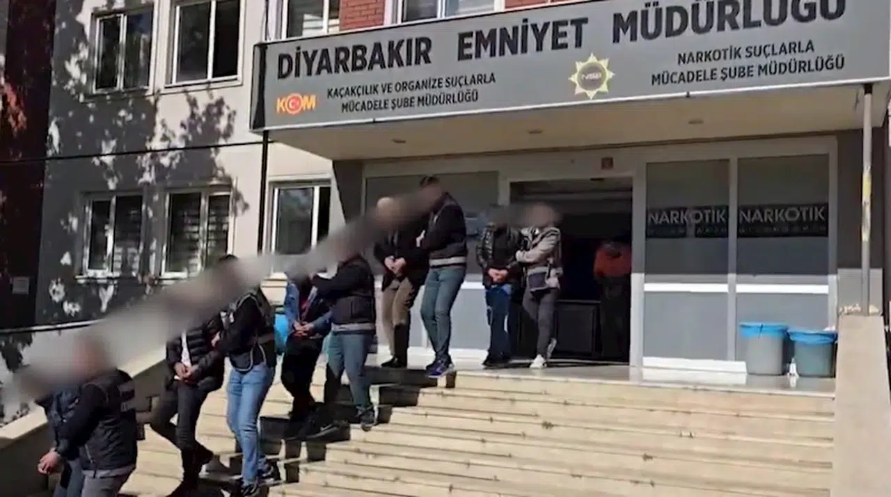 Diyarbakır merkezli 3 ilde torbacı operasyou; 29 şüpheli tutuklandı