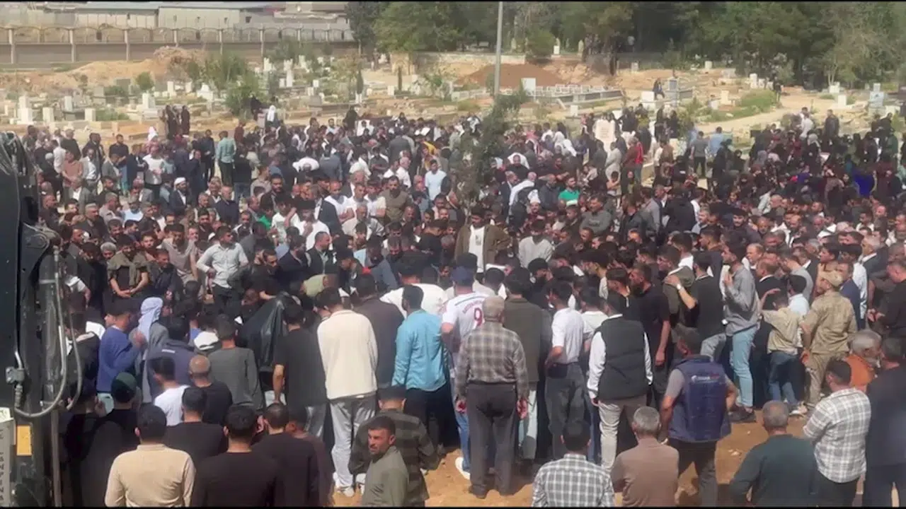 Şanlıurfa'da göçükte ölen 3 işçi toprağa verildi 