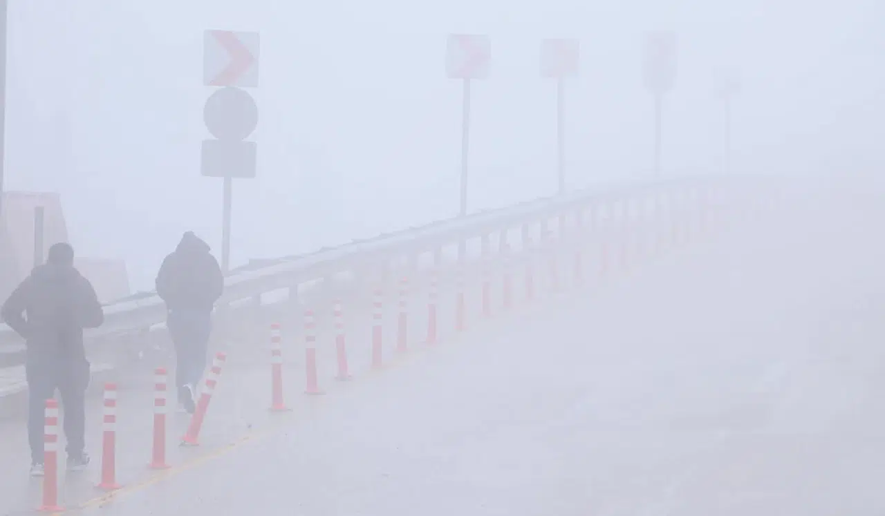 Erzurum'da yağmur, kar ve sis; görüş mesafesi 3 metreye kadar düştü