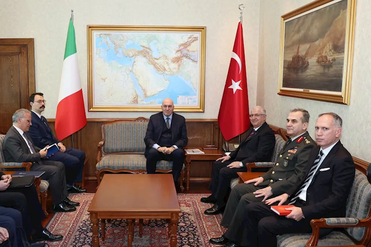 Bakan Güler, İtalyan mevkidaşı Crosetto ile bir araya geldi