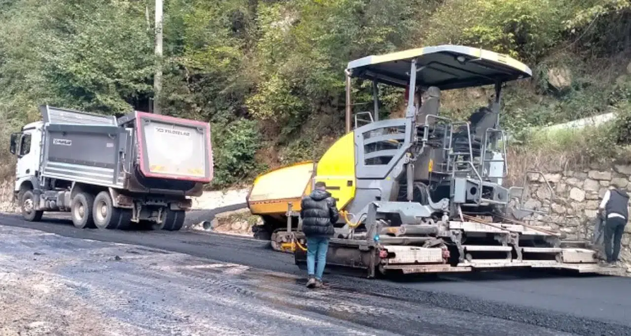 Rize-İkizdere Karayolunda Asfalt Yenileme Çalışması Sürücülerin Takdirini Kazandı