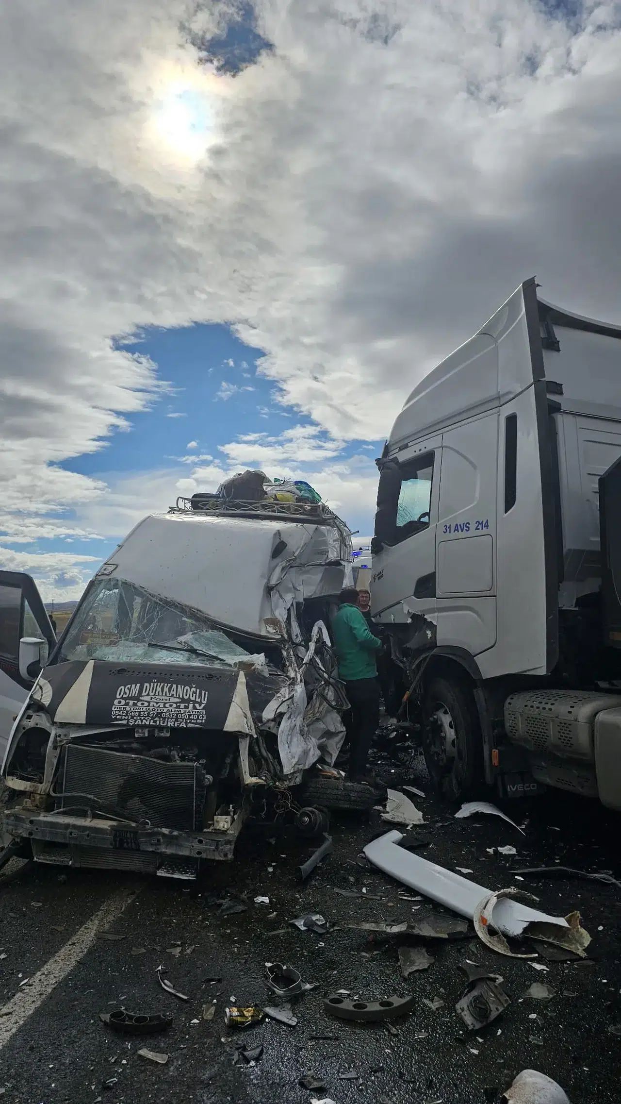 Nevşehir'de TIR ile minibüs çarpıştı, 9 tarım işçisi yaralandı