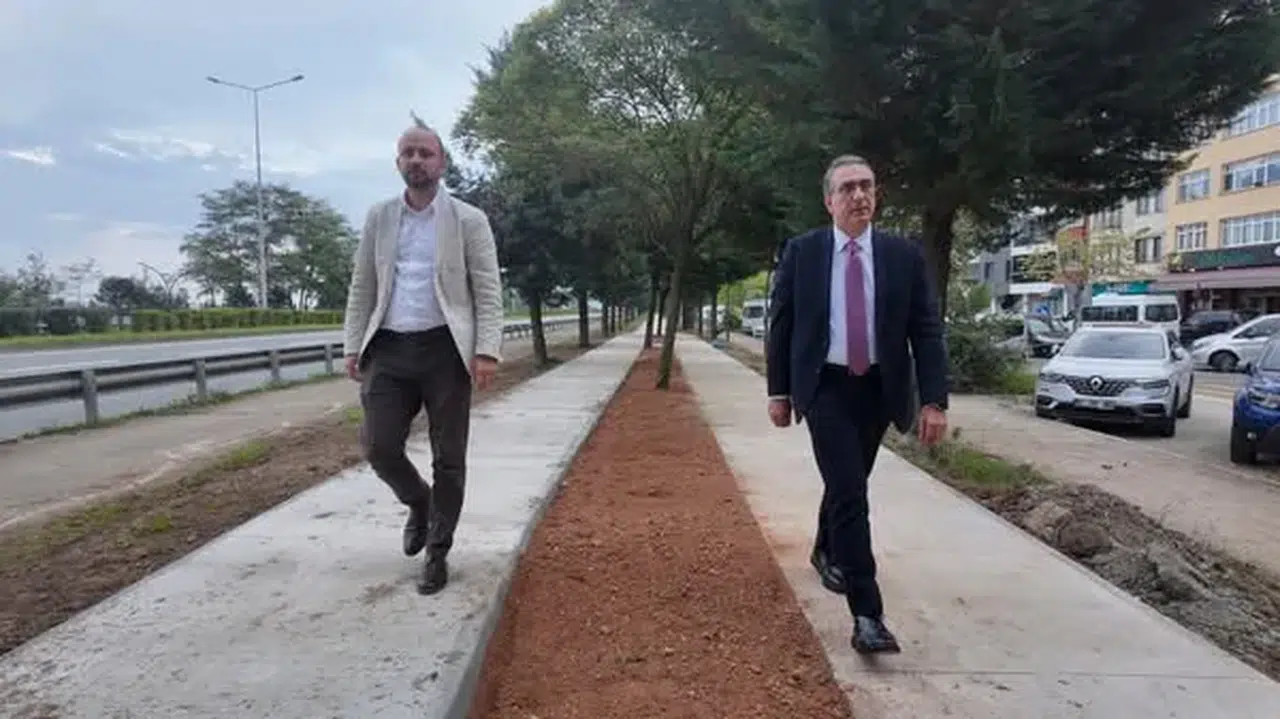 Sürmene Belediyesi'nden mahallelerde yoğun bakım ve onarım çalışmaları devam ediyor