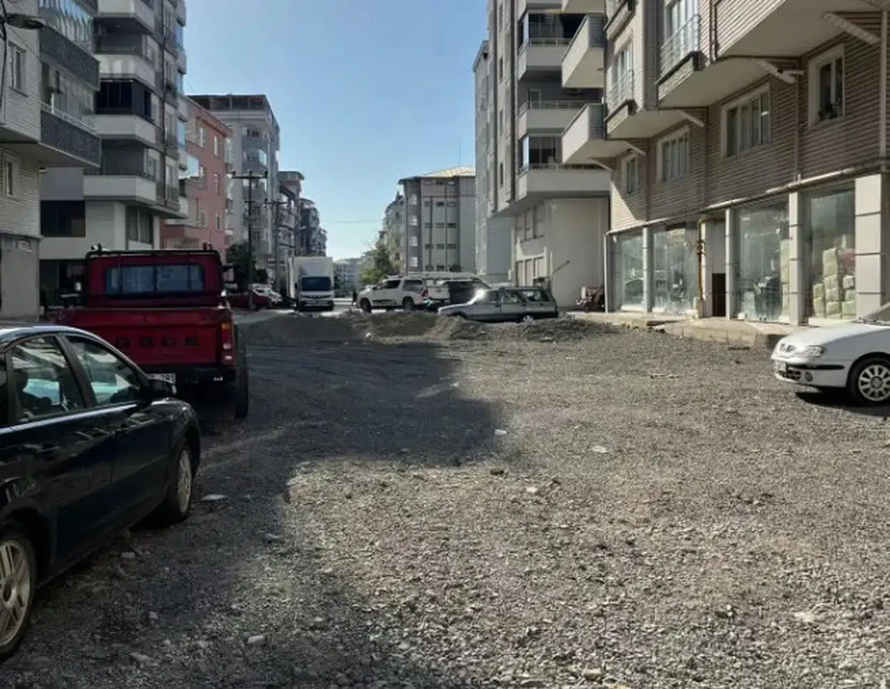 Ardeşen'de Deniz Mahallesi Bosna Caddesi’nde Tehlike Saçan Yol!