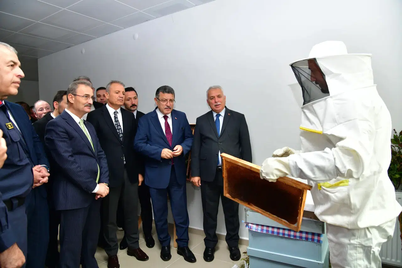 Trabzon'da Ağasar Balı için üreticilere kapsamlı destek toplantısı düzenlendi