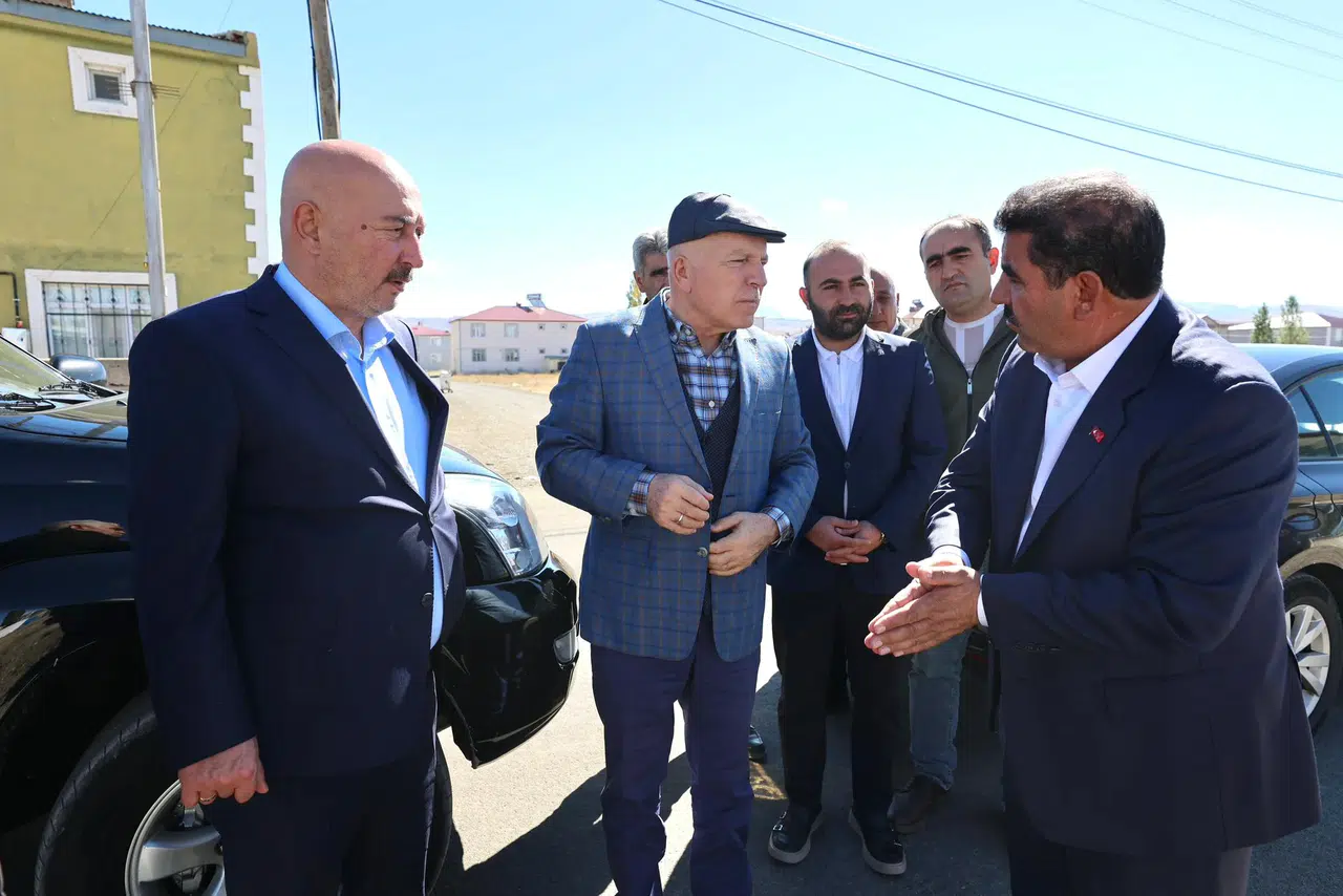 Başkan Sekmen Horasan'da, ilçenin ihtiyaçlarını dinleyip projeleri yerinde inceledi