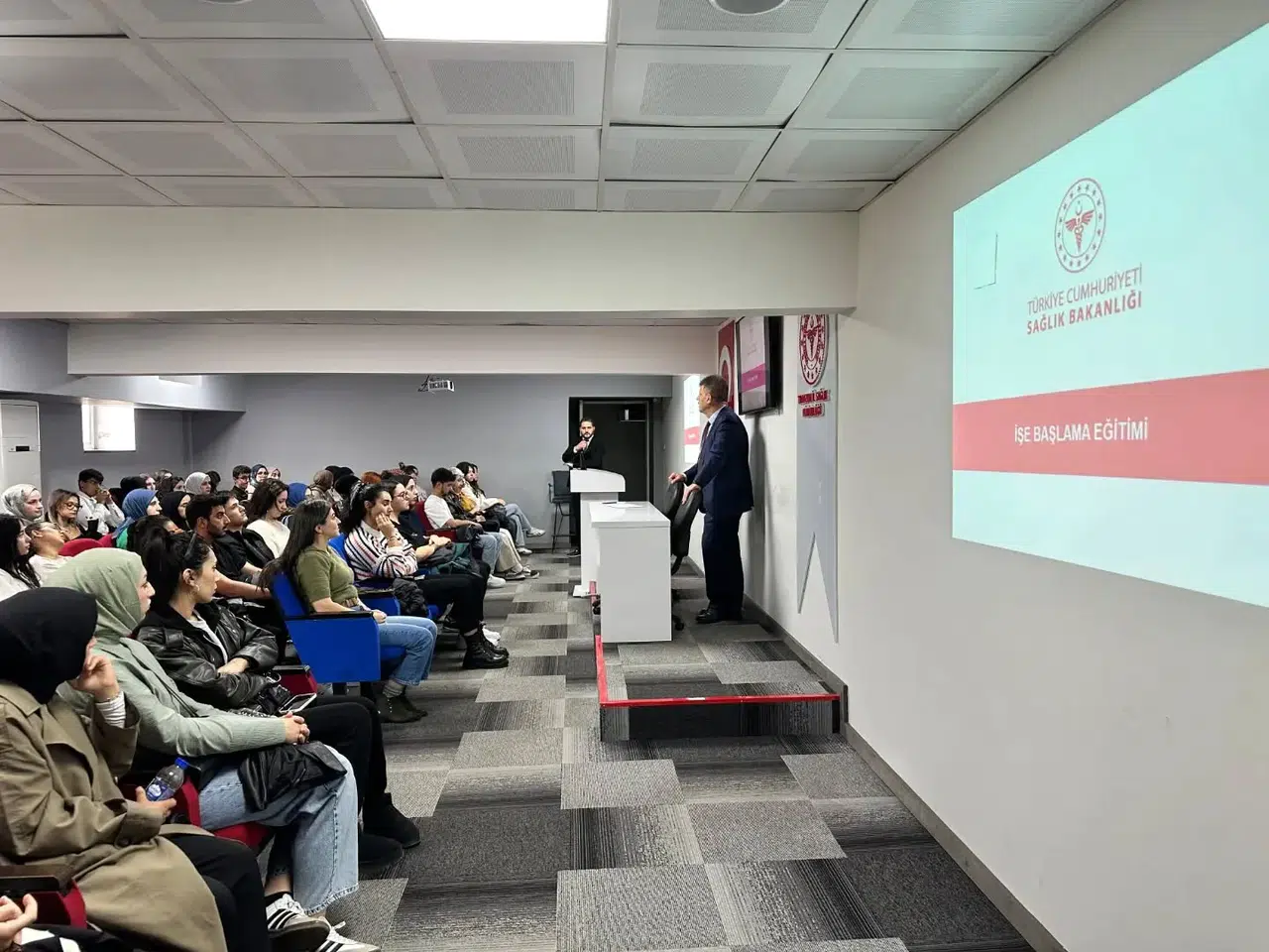 Trabzon İl Sağlık Müdürlüğü’nde Stajyer Öğrencilere İşe Başlama Eğitimi Verildi