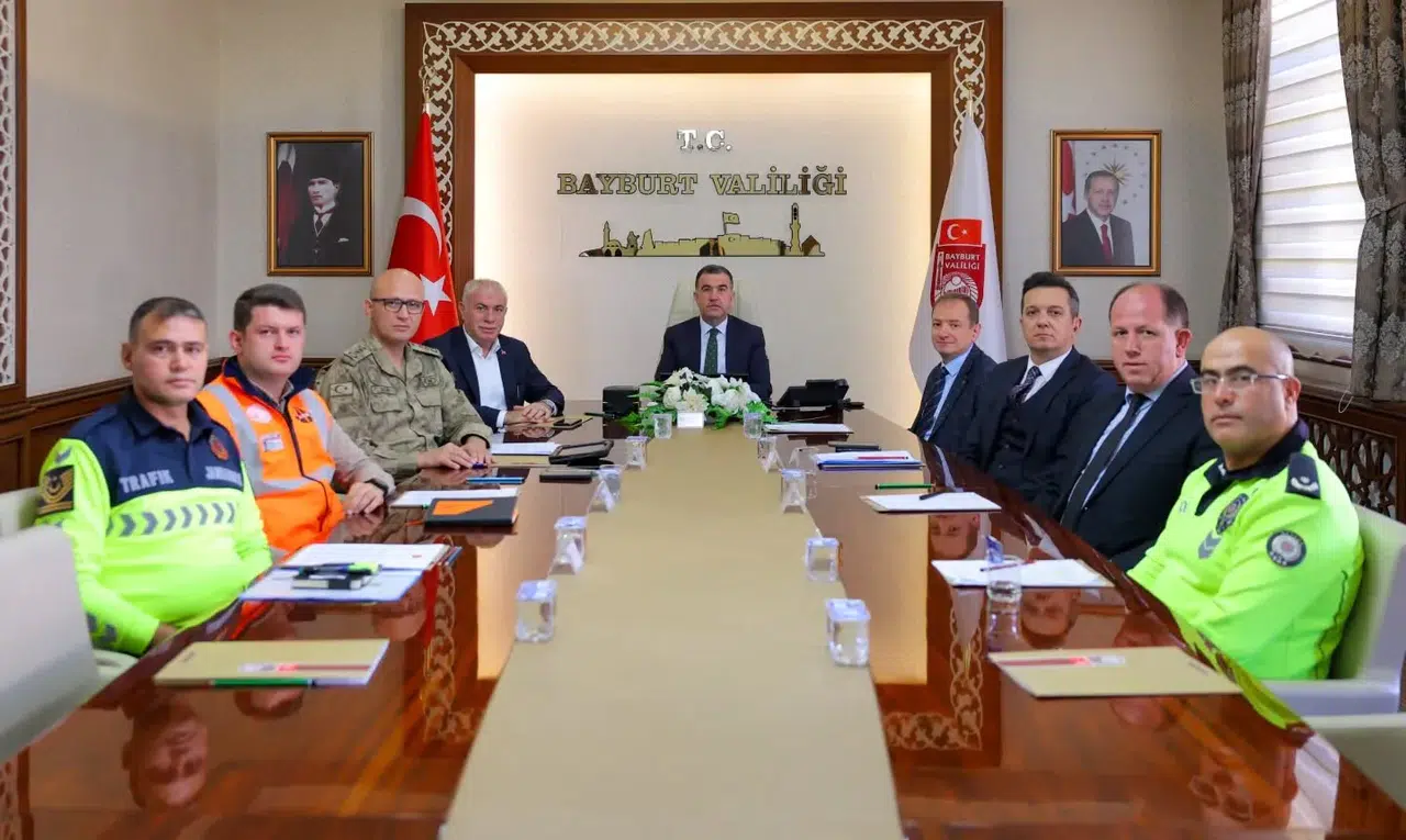 Bayburt'ta Trafik Güvenliği İçin Yeni Hız Limitleri ve Denetim Tedbirleri Belirlendi