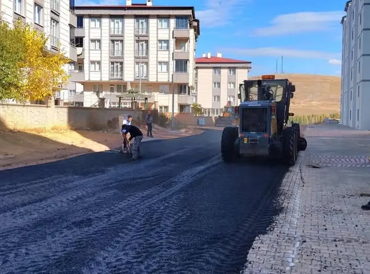 Bayburt Belediyesi Hafta Sonu Mesaisinde Şehir İçin Çalışıyor