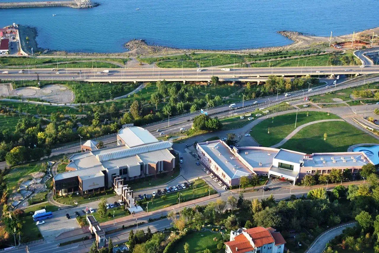 Karadeniz Teknik Üniversitesi, URAP'ta 20. sıraya yükseldi, bilimde başarılarını pekiştirdi
