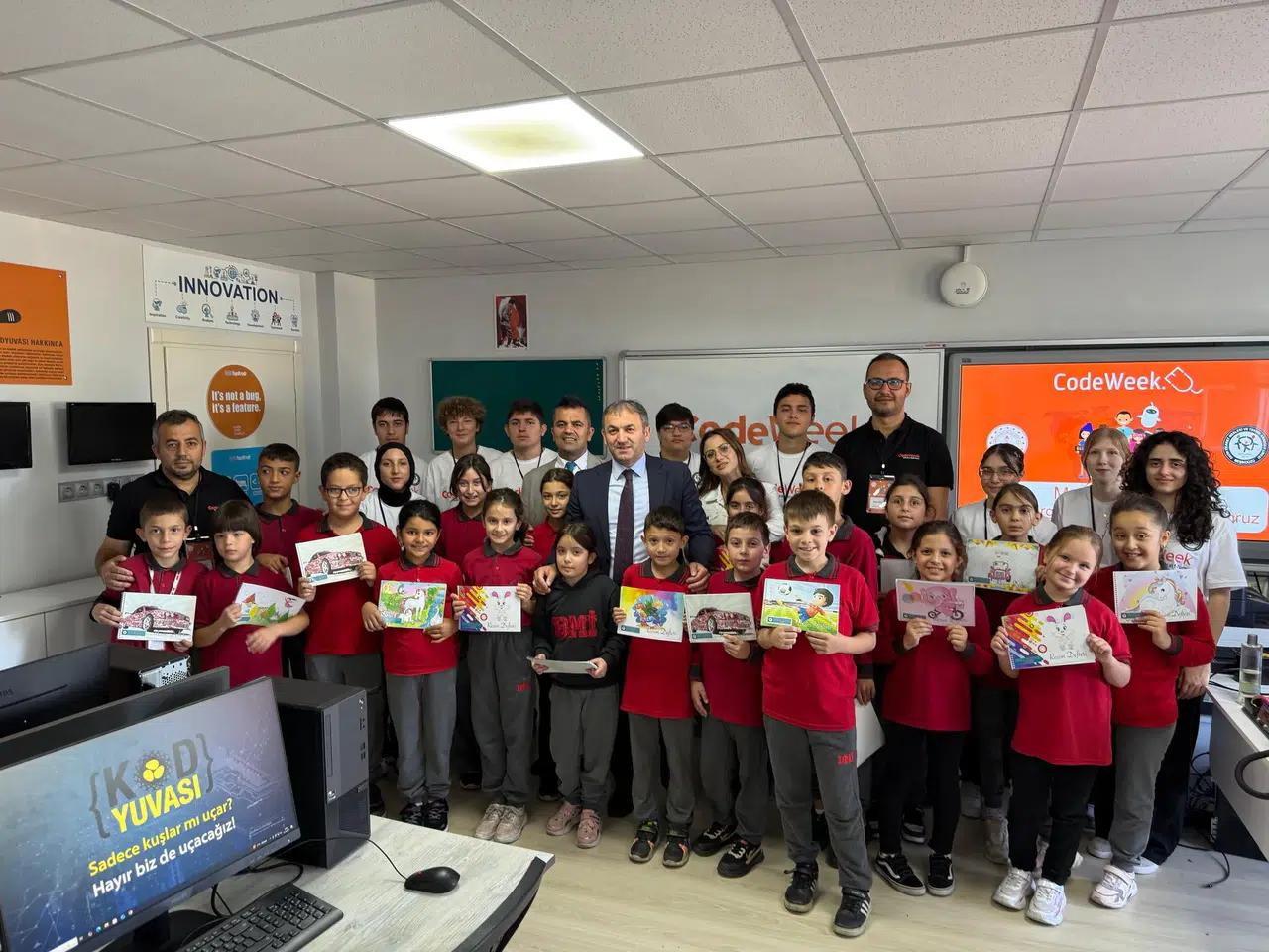 Beşikdüzü'nde Kod Haftası: Minik Öğrenciler Programlamayla Tanıştı