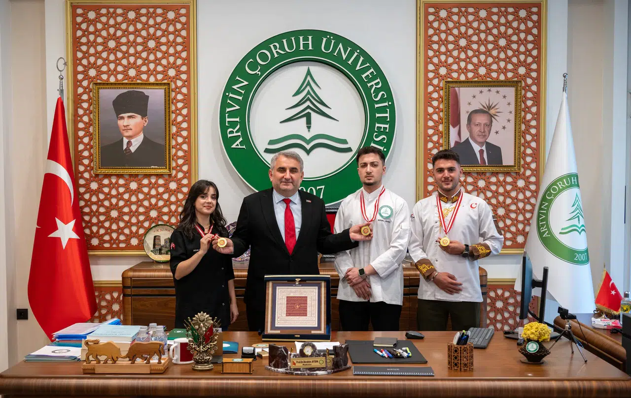 Artvin Çoruh Üniversitesi, Ahi Sofrası Yarışması’nda “Ahi Sancağı”nı kazandı