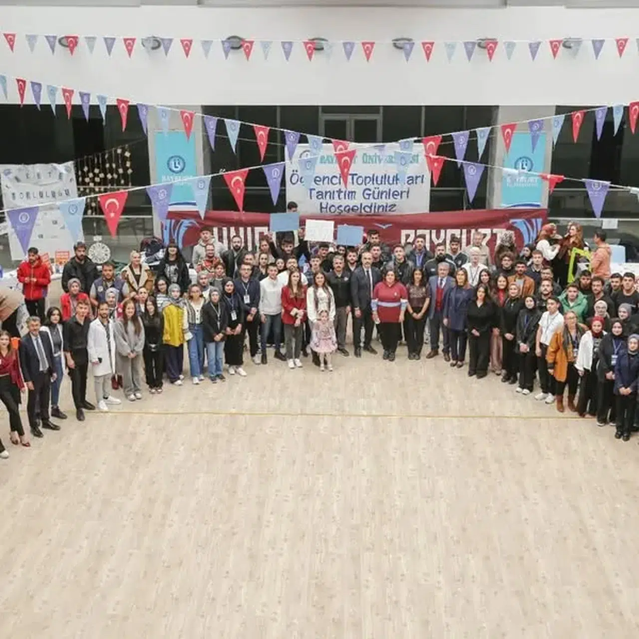 Bayburt Üniversitesi'nde Öğrenci Topluluğu Tanıtım Günleri Coşkuyla Başladı