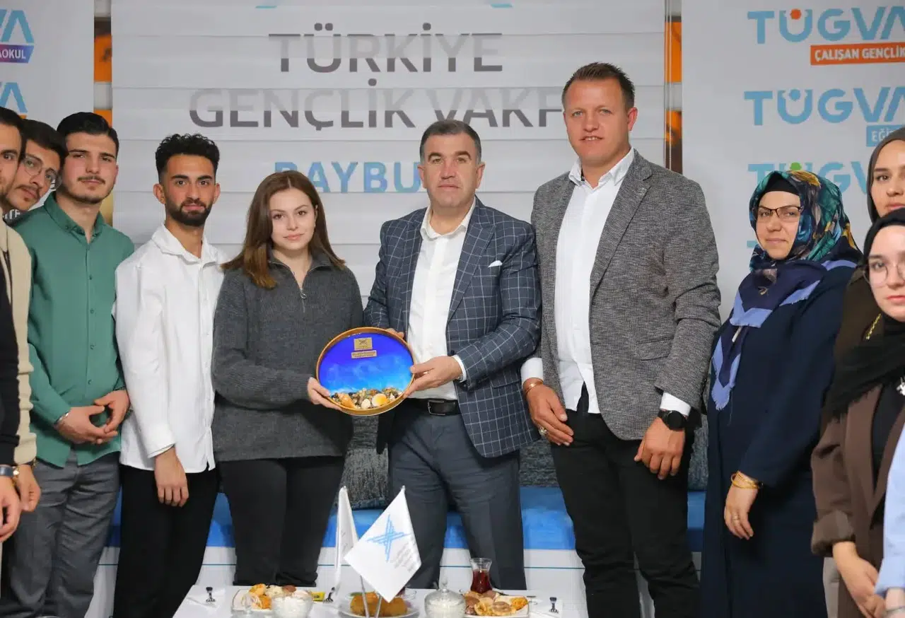 Vali Eldivan, TÜGVA ile gençlere ilham verdi: Hedefe ulaşmak için azim şart