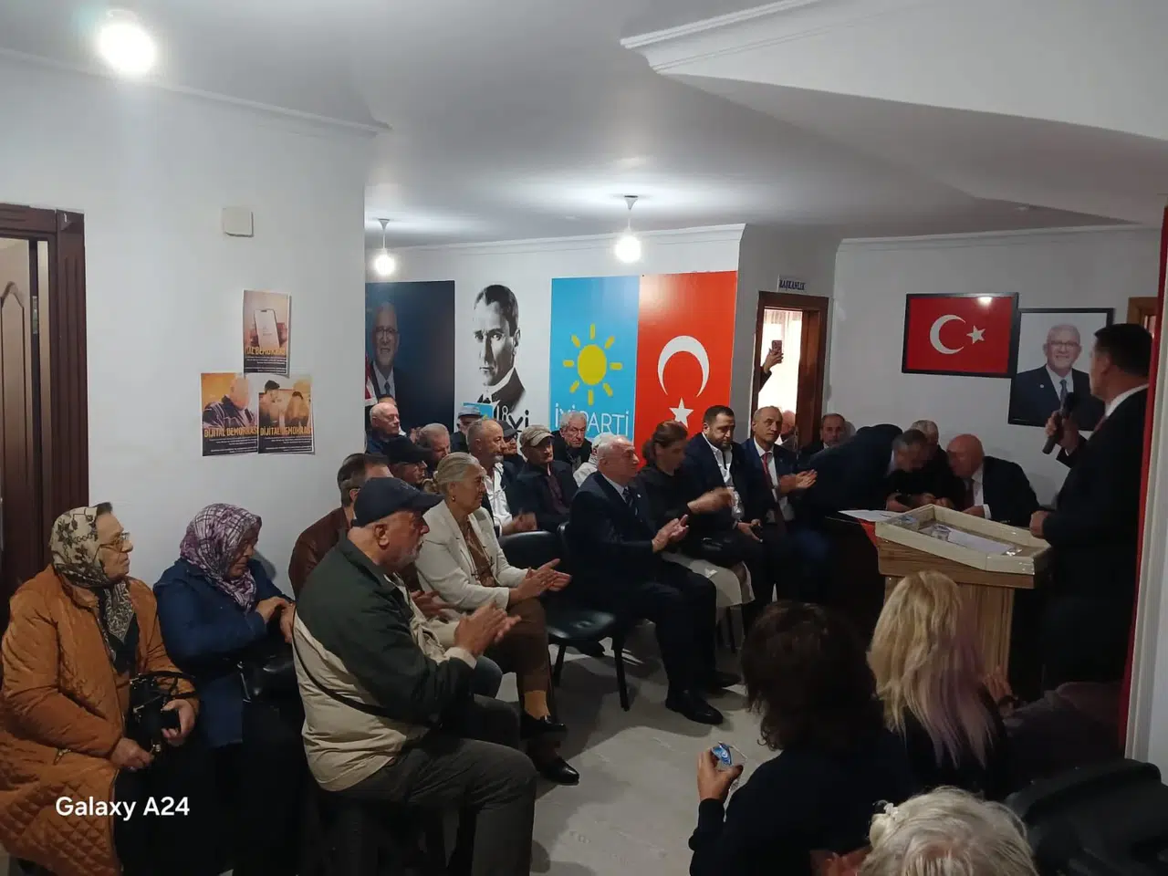 Arhavi'de İYİ Parti Kongresi başarıyla tamamlandı, Atabek yeniden başkan seçildi!