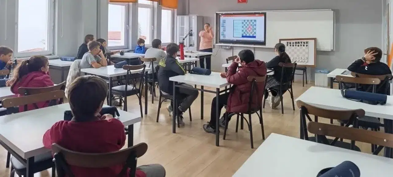İyidere’de Öğrenciler Satrançla Dikkat ve Strateji Geliştiriyor
