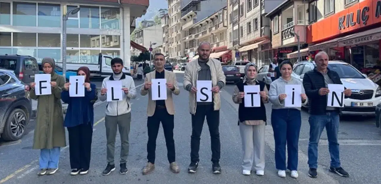 İkizdere'de İsrail'in Gazze saldırılarına karşı protesto etkinliği gerçekleştirildi