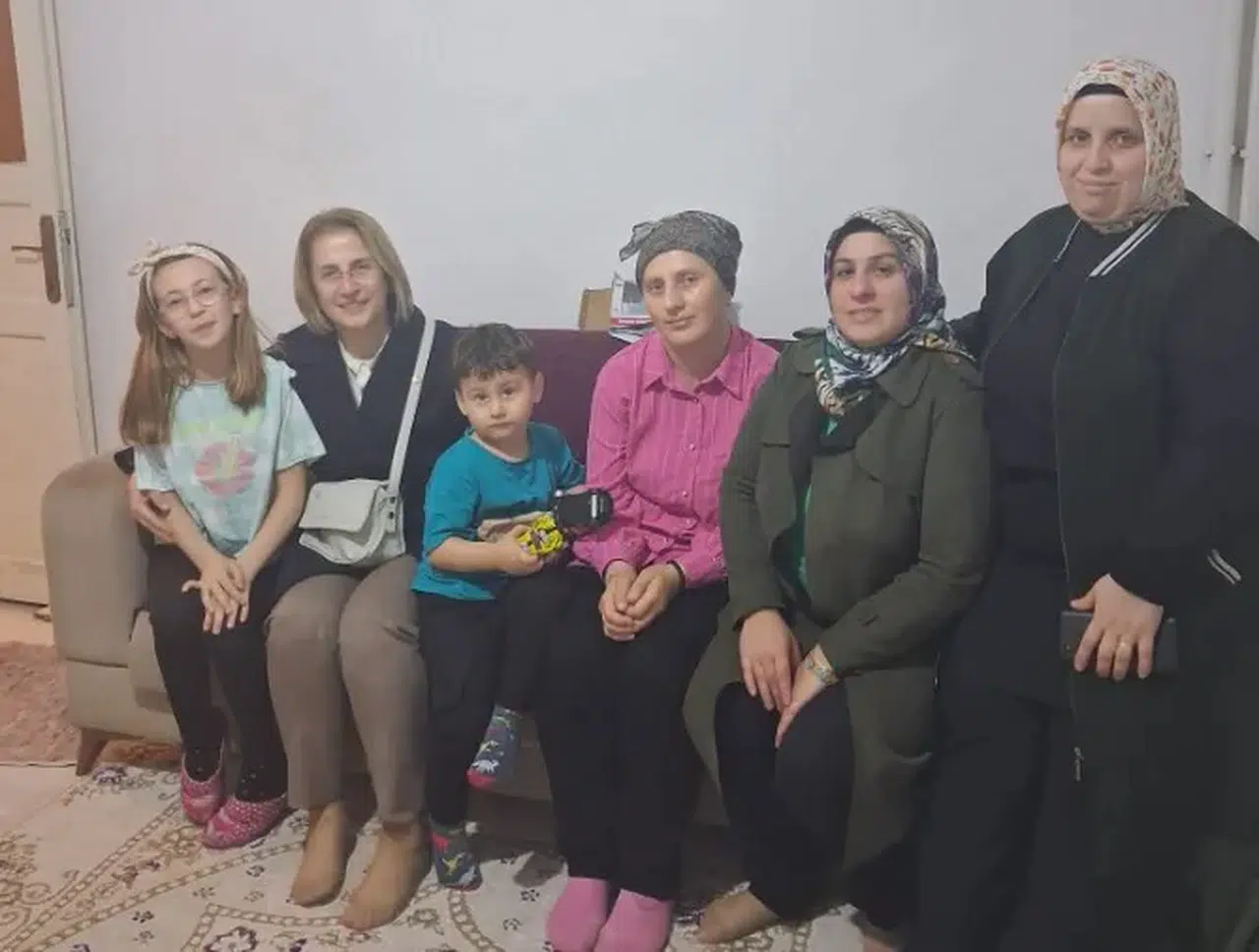 Artvin Kadın Kolları, Hane Ziyaretleriyle Vatandaşlarla Buluşuyor