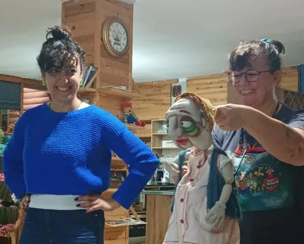 Borçka'da Kukla Oynatma Atölyesi ile Tiyatro Sanatına Adım Atıldı