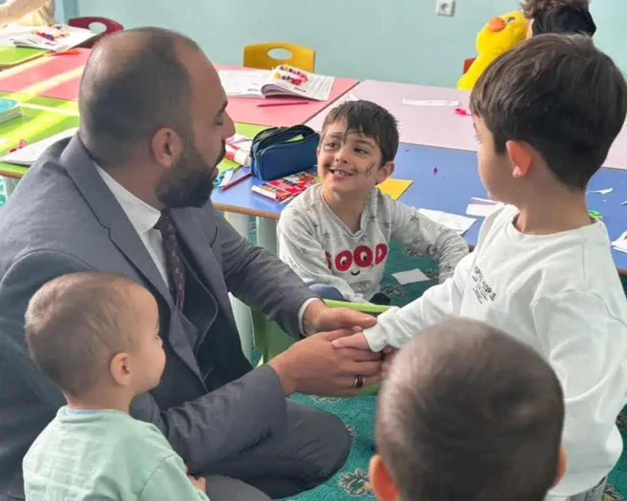 Müftü Durmuş, minik Kur'an öğrencileriyle bir araya geldi, eğitimin önemine vurgu yaptı