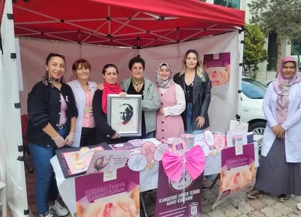 CHP Artvin Kadın Kolları'ndan Meme Kanseri Farkındalık Etkinliği Ziyareti