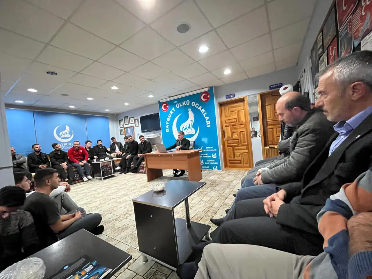 Bayburt'ta Yusuf Akçura Semineri: Kimlik Anlayışı ve Siyasi Düşünceler Tartışıldı