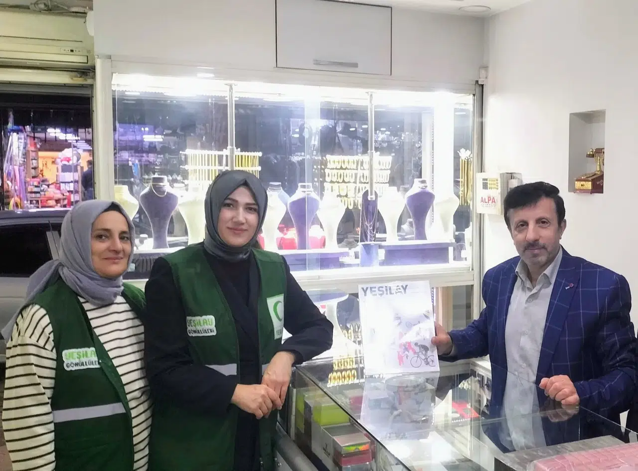 Yeşilay Artvin, bağımlılıkla mücadelede esnaflarla yeni bir projeye imza attı