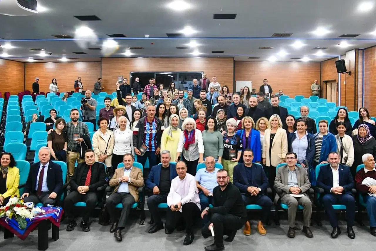 Ortahisar'da Yazar Buluşmaları: Edebiyatın Stella Yüzleriyle Dolu Dolu Gece