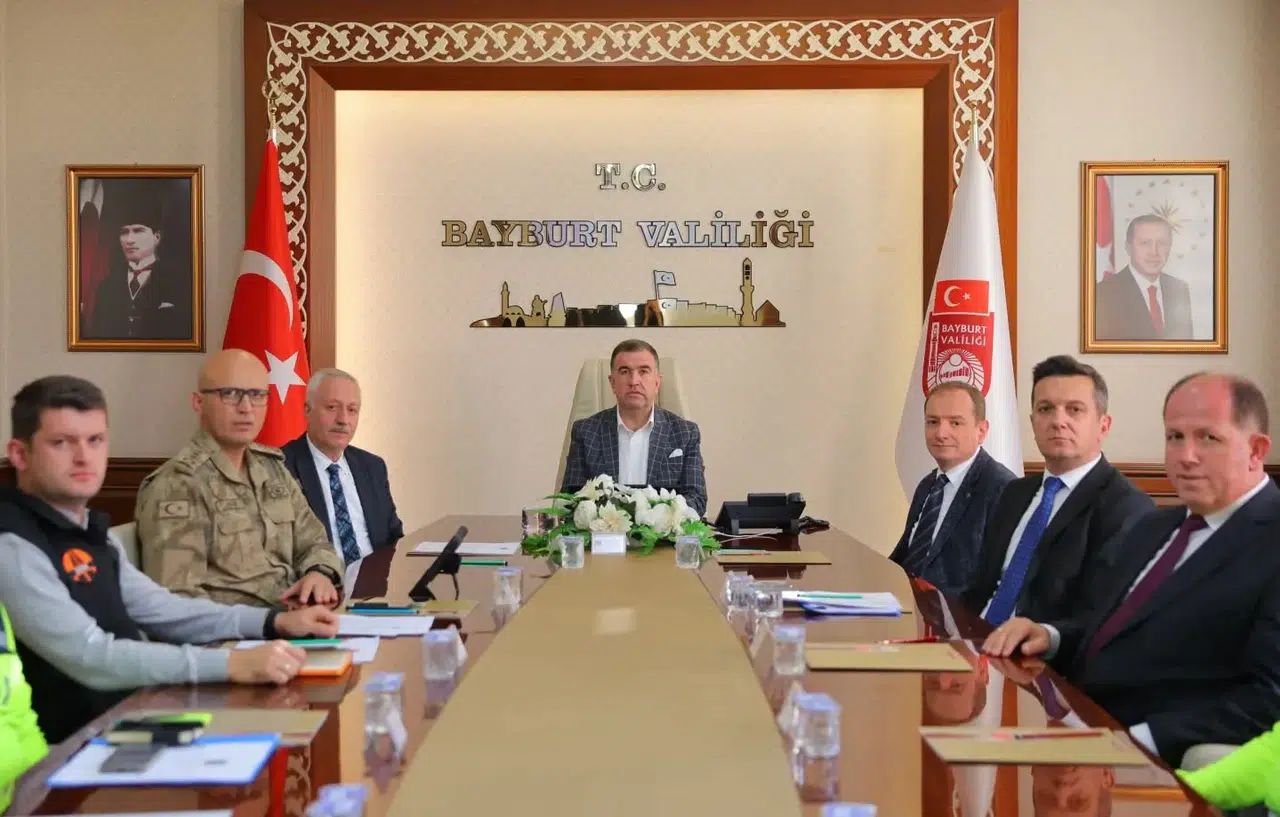 Bayburt'ta Trafik Güvenliği İçin Yeni Projeler ve İş Birliği Toplantısı Yapıldı