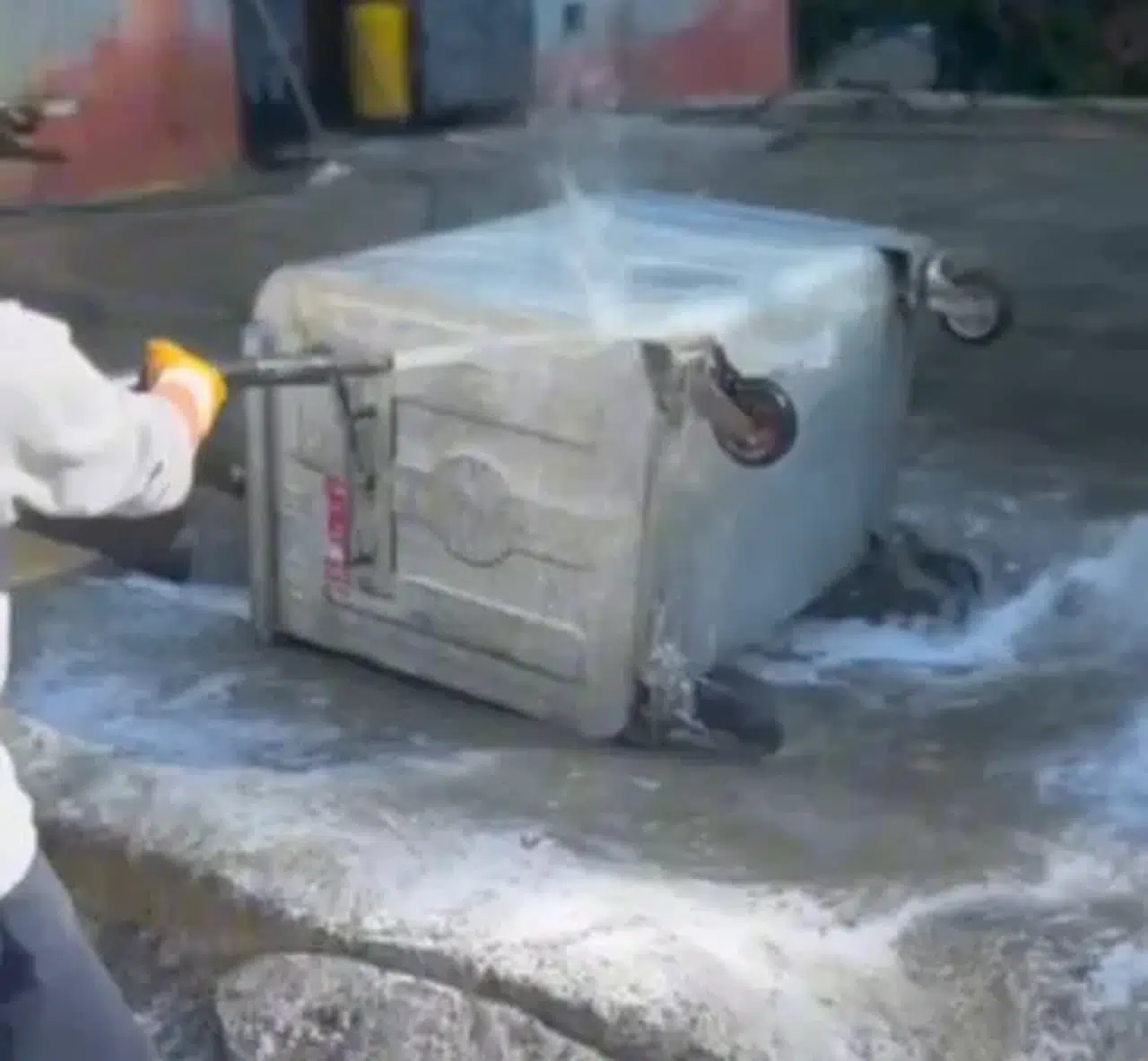 Borçka’da Çöp Konteynerleri Pırıl Pırıl