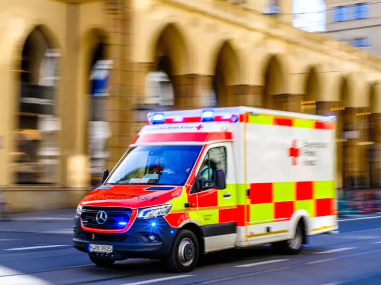 Almanya'da Yeni Belediye Başkanı Iris Stalzer Bıçaklı Saldırıya Uğradı