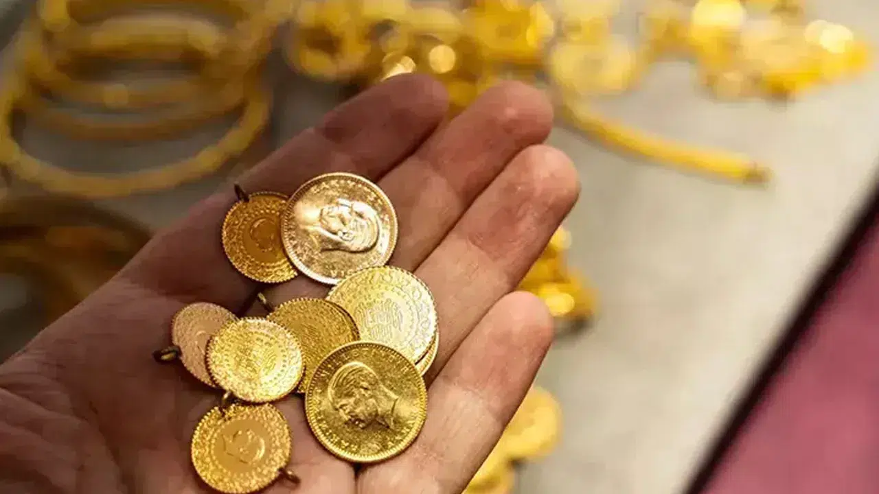 Altın Fiyatlarında Sert Düşüş! Gram Altın Bu Seviyeye Geriledi: İşte 22 Kasım 2025 Güncel Gram Ve Çeyrek Altın Fiyatları