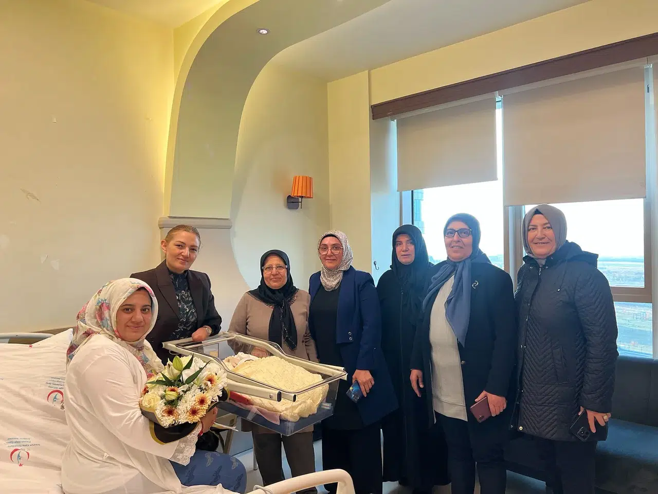 AK Parti Erzurum Kadın Kolları Başkanı’na Hastanede Ziyaret