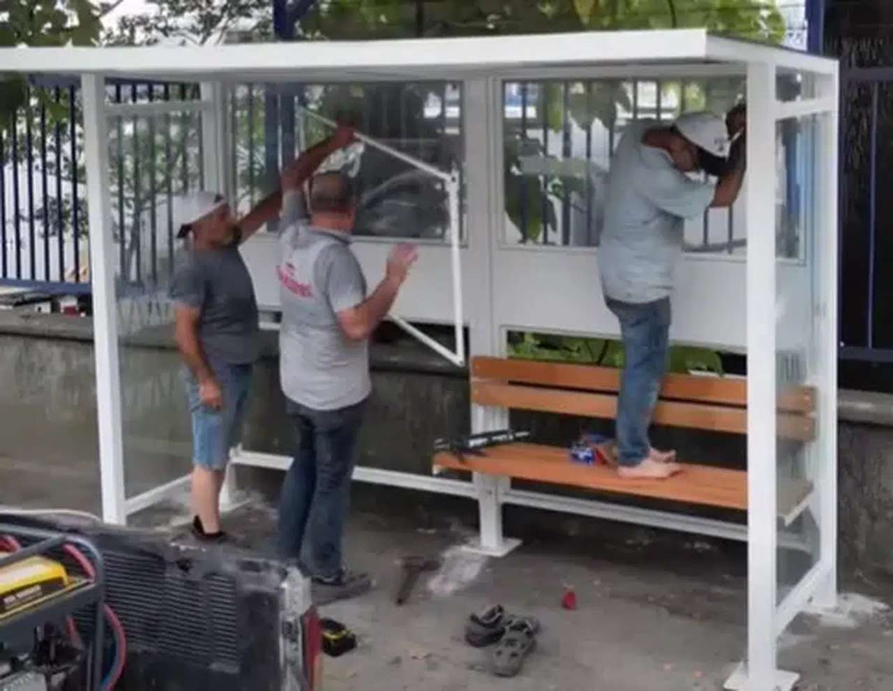 Hopa'da Modern Durak Yenileme Çalışmalarıyla Ulaşım Konforu Artıyor