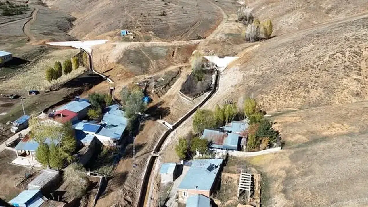 Bayburt Yukarı Dikmetaş Köyü’nde Taşkın Kontrol Çalışmaları Sürüyor