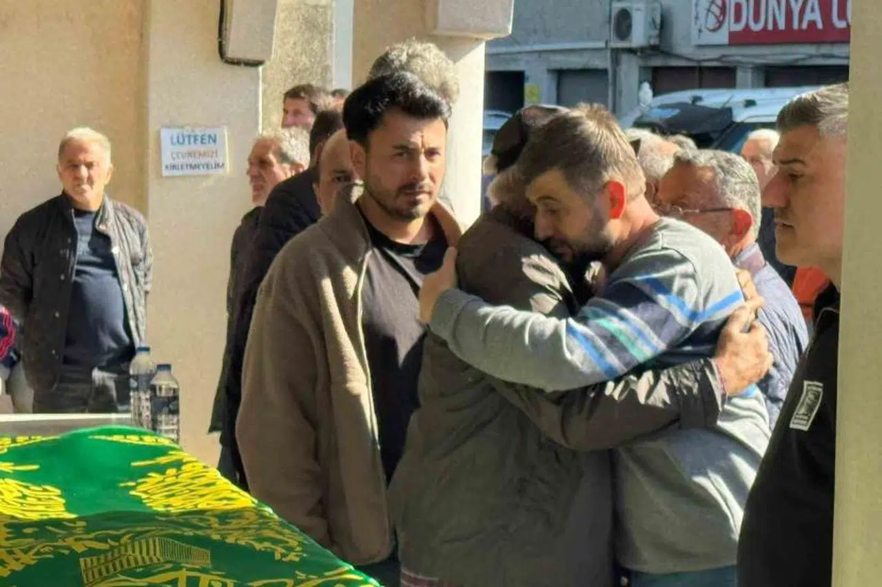 Rize'de Kamyonetin Çarpmasıyla Hayatını Kaybeden Paramedik, Son Veda Töreniyle Uğurlandı