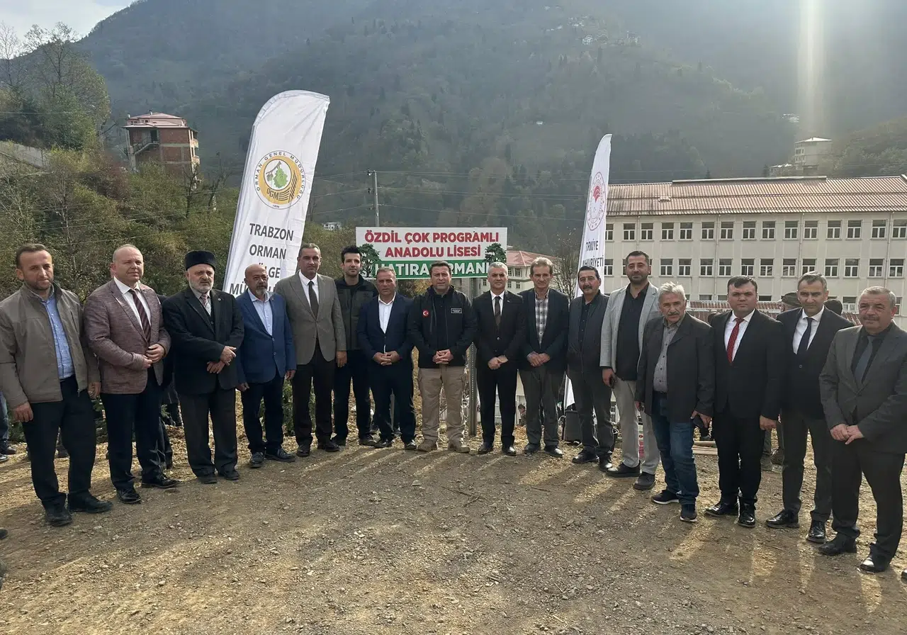 Yomra’da 11 Kasım Milli Ağaçlandırma Günü Fidan Dikim Etkinliği Düzenlendi