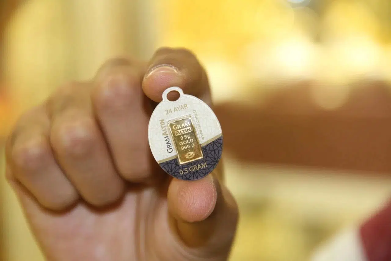 Gram Altın Rekoru Kırıldı: Yatırımcılar Neden Kuyumculara Koştu? Neler Oluyor?