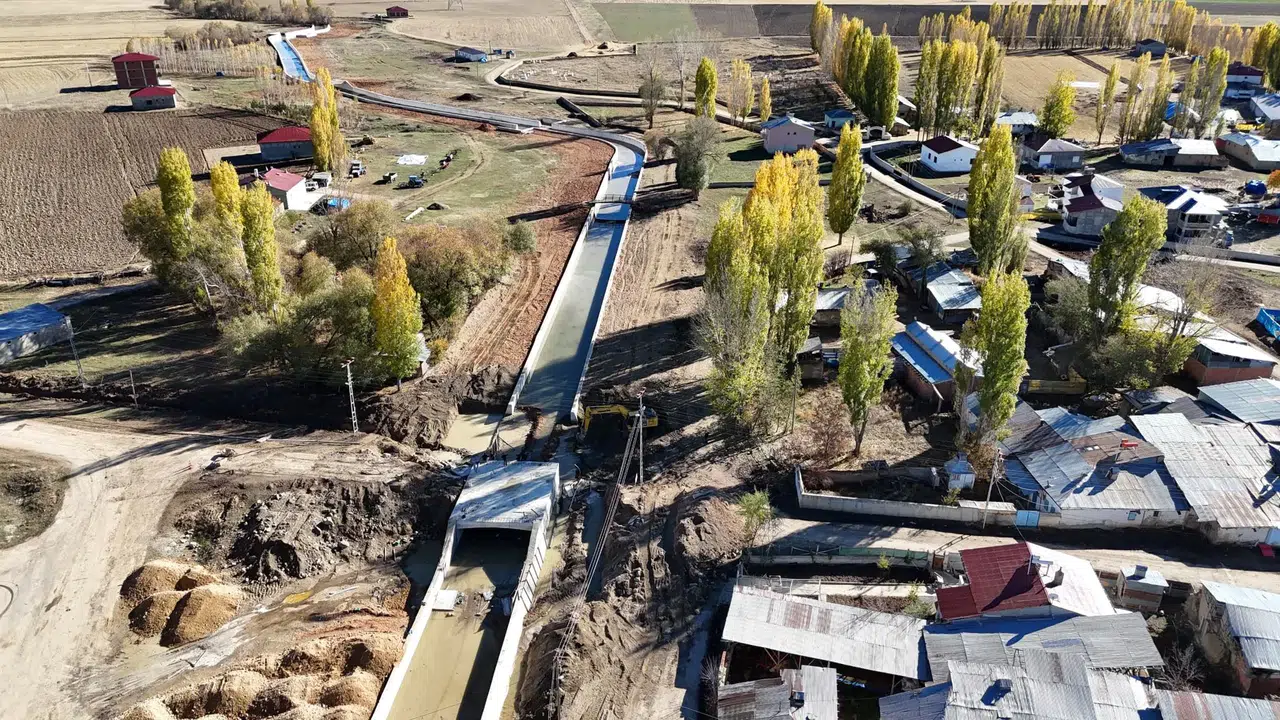 Bayburt Oruçbeyli Köyü’nde Taşkın Kontrol İnşaatı Devam Ediyor